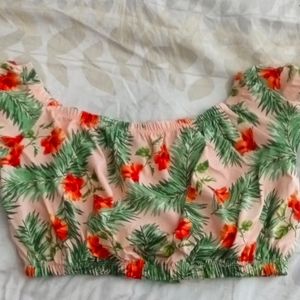 Off the shoulder super cute crop